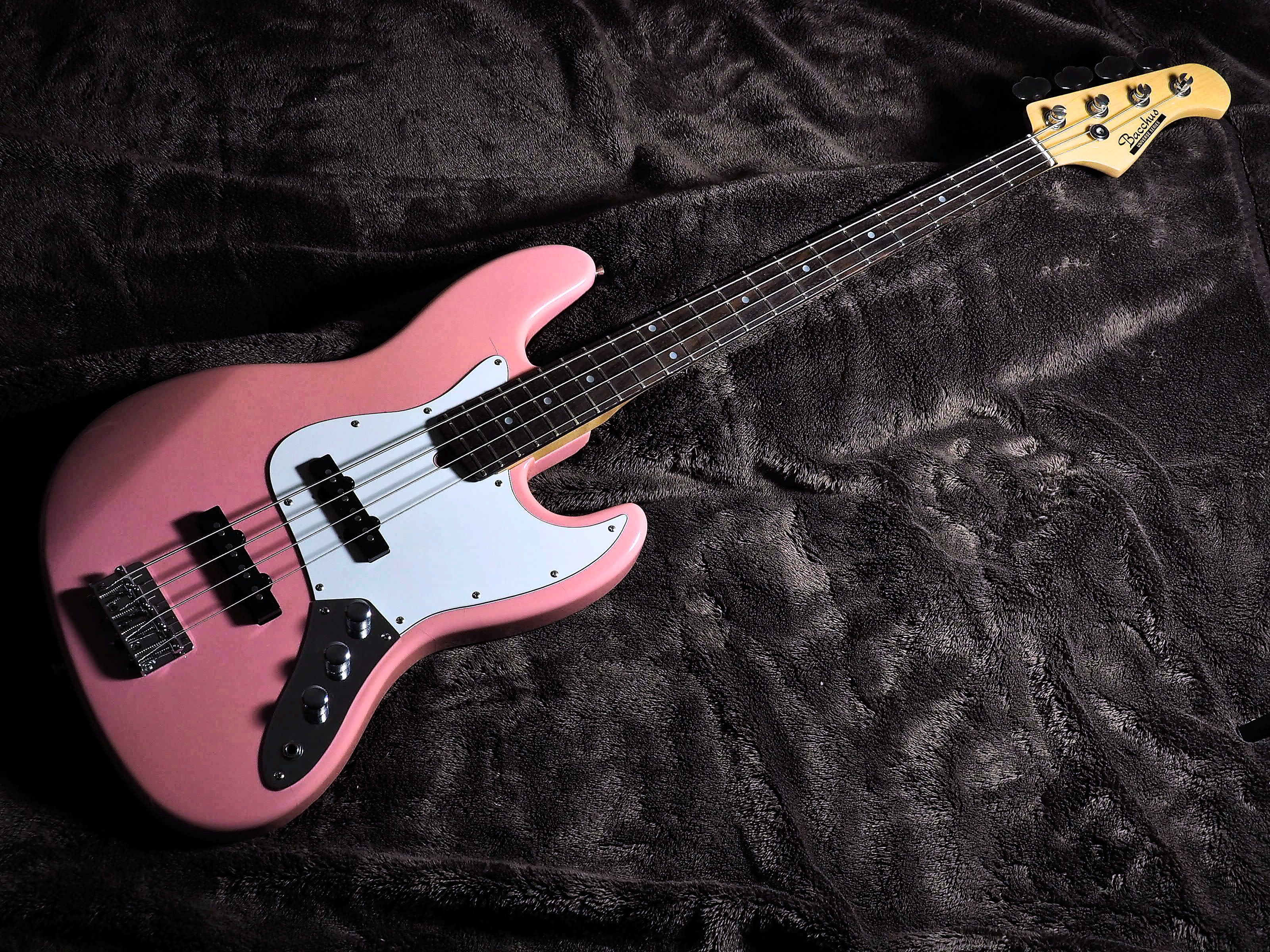 Bacchus UNIVERSE SERIES ジャズベース Shell Pink 全体写真